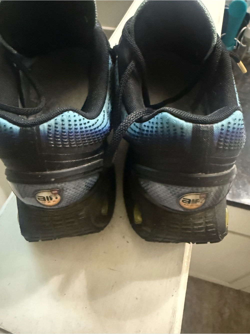 Nike AirMax Dn Blue Gradient Mesh Sneakers - Picture 3 of 6
